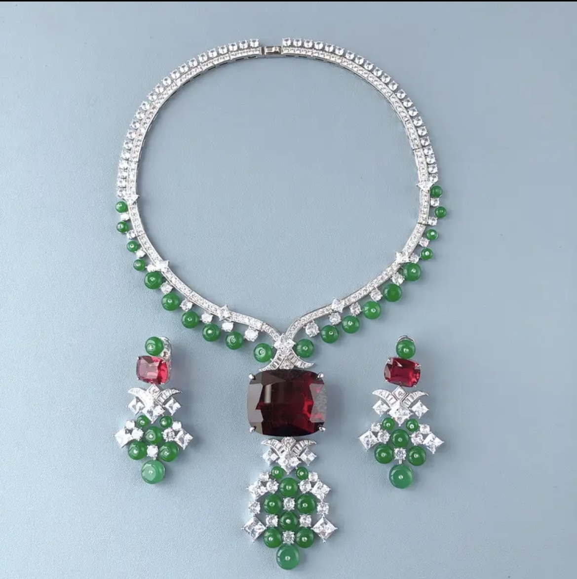 Star Celeb Inspired Designer Necklace Set in green and red