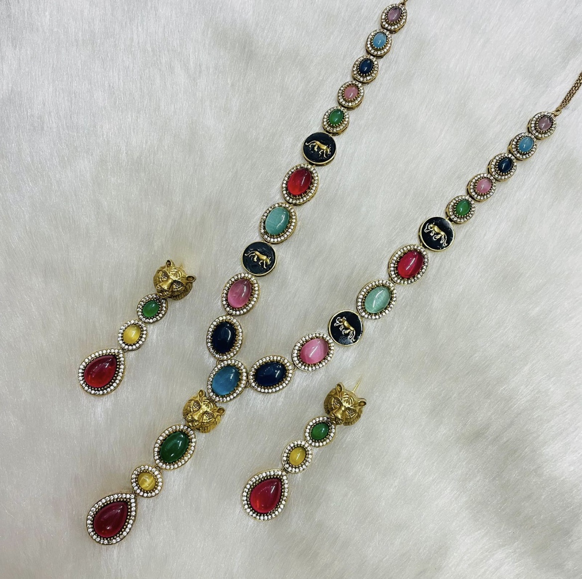 Star Celeb Inspired Designer Necklace Set in multicolour